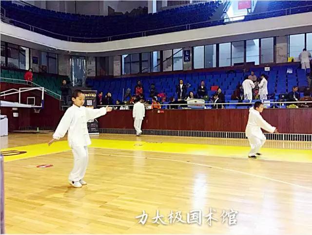 力太極學(xué)員太極大賽展英姿，摘金奪銀創(chuàng)佳績(jī)！
